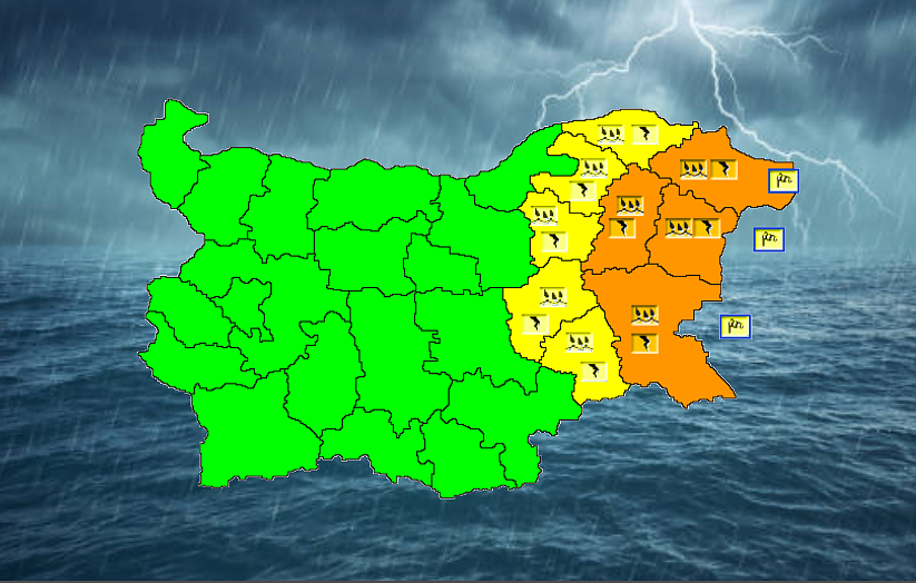 Внимание! Оранжев код за опасно време в Бургаско, областният управител с указания към кметовете