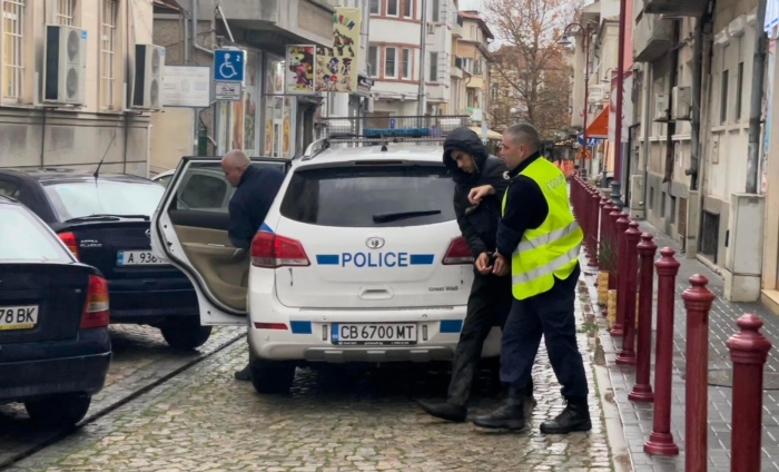 Задържаха край Автогарата в Бургас и последния мигрант от групата, предизвикала гонка снощи